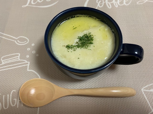 カリフラワーの豆乳スープ