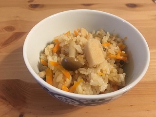 里芋としめじの炊き込みご飯
